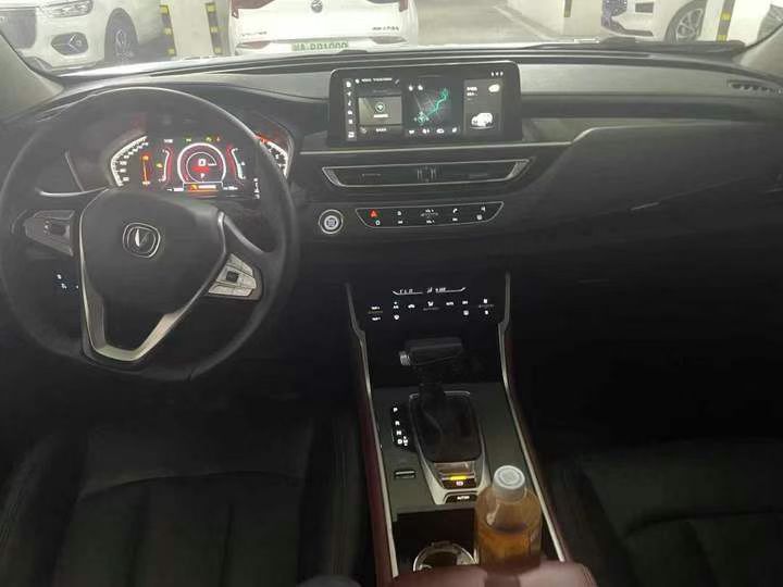 成都23年长安汽车CS756