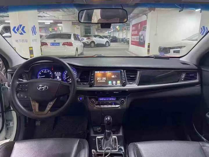 成都19年现代名图6