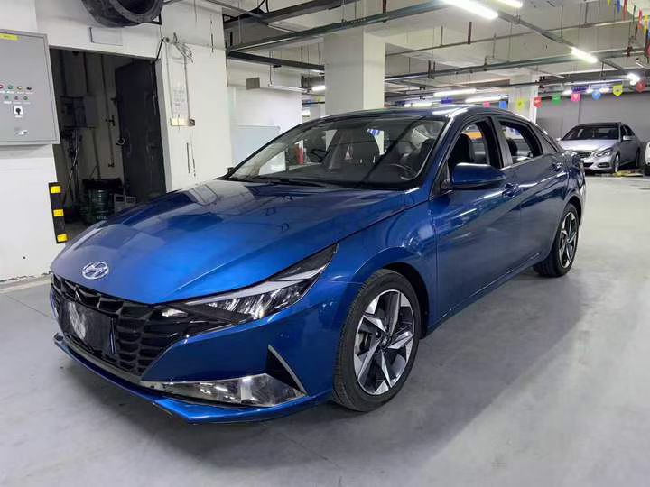 成都22年现代伊兰特3