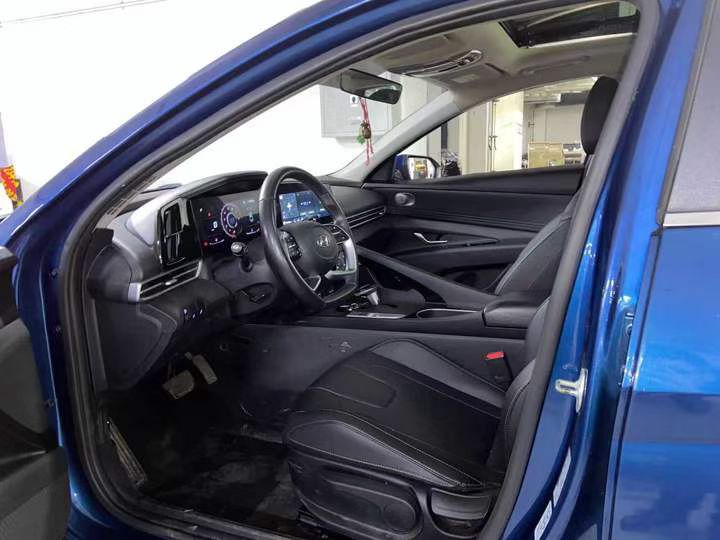 成都22年现代伊兰特4