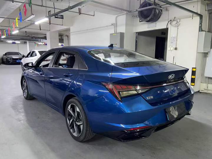 成都22年现代伊兰特7