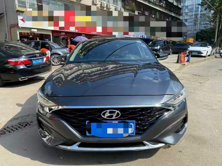 成都21年现代菲斯塔1