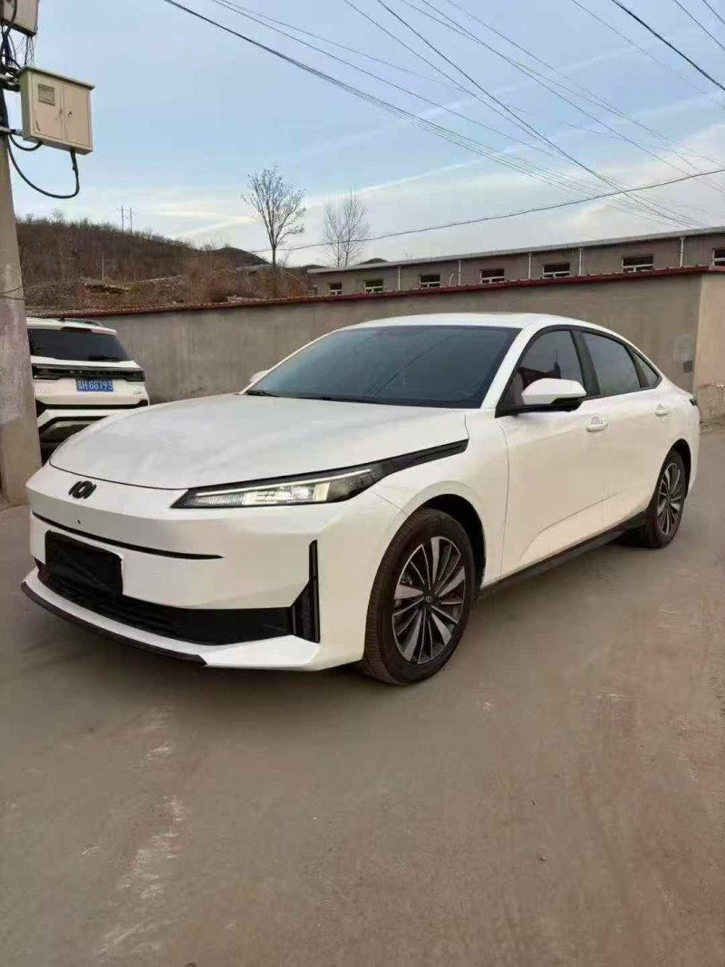 保定25年长安汽车启源2