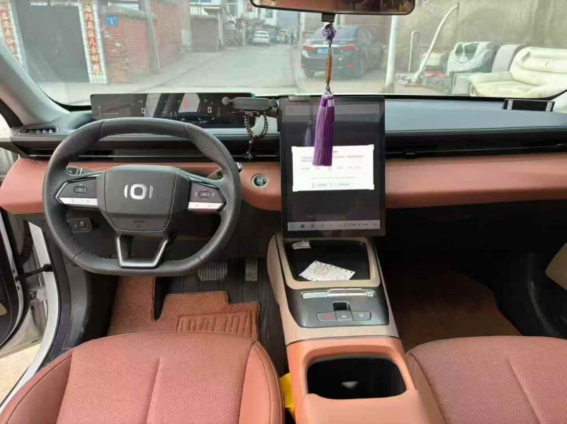 保定25年长安汽车启源4