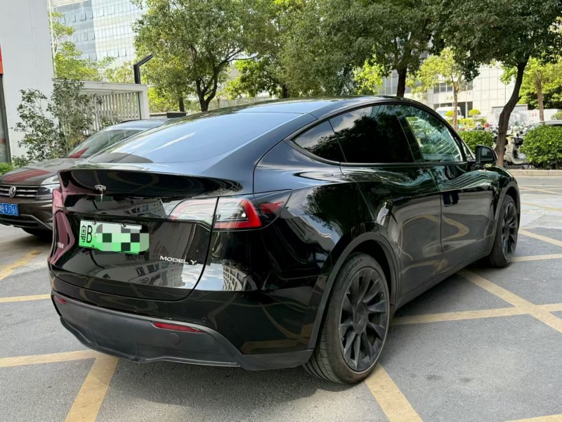 深圳22年特斯拉MODEL Y8