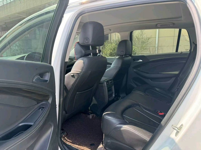 襄阳19年别克昂科威4