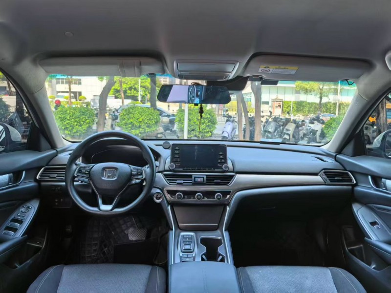 深圳22年本田雅阁3