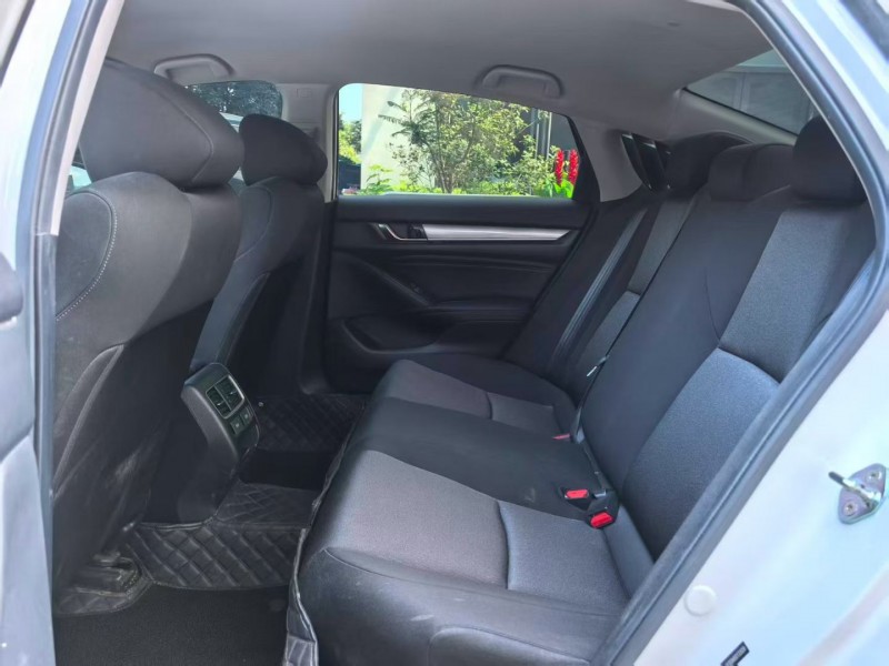 深圳22年本田雅阁5