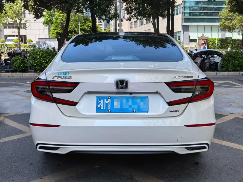 深圳22年本田雅阁8