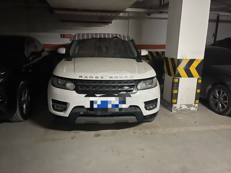 成都17年路虎揽胜运动1