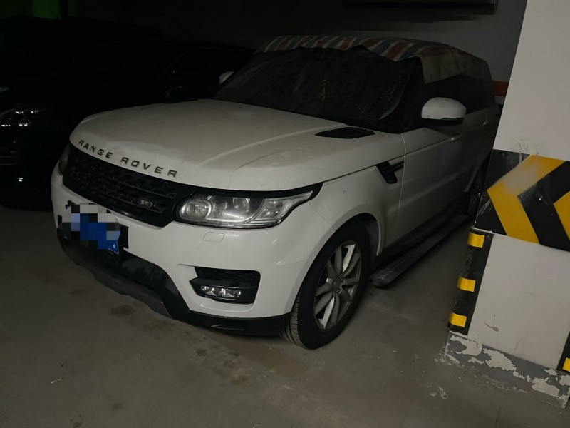 成都17年路虎揽胜运动3