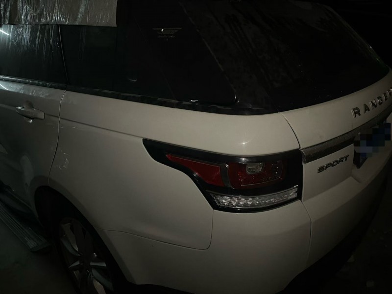 成都17年路虎揽胜运动6