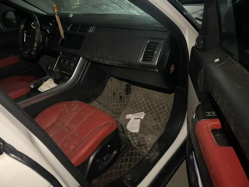 成都17年路虎揽胜运动9