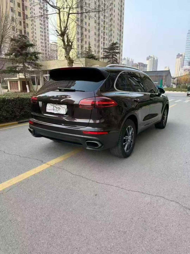 唐山17年保時捷卡宴8