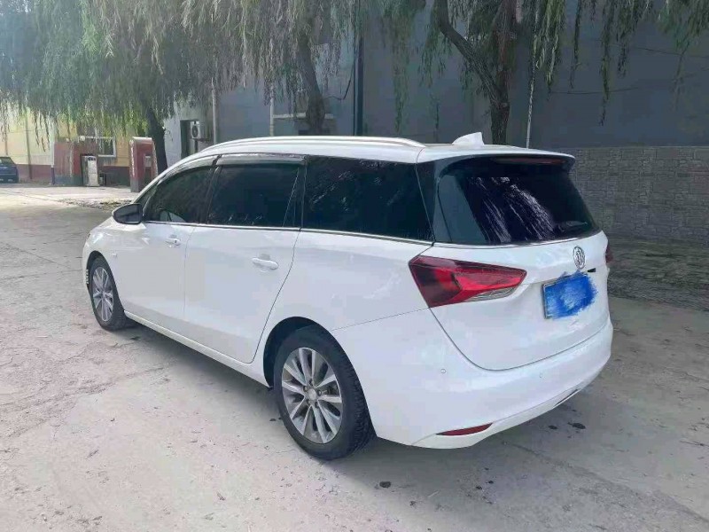 保定22年别克GL65