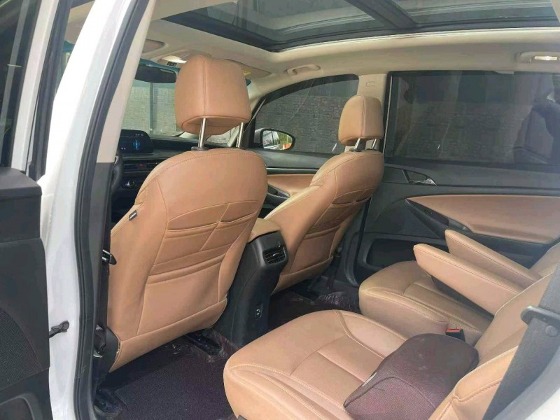 保定22年别克GL67