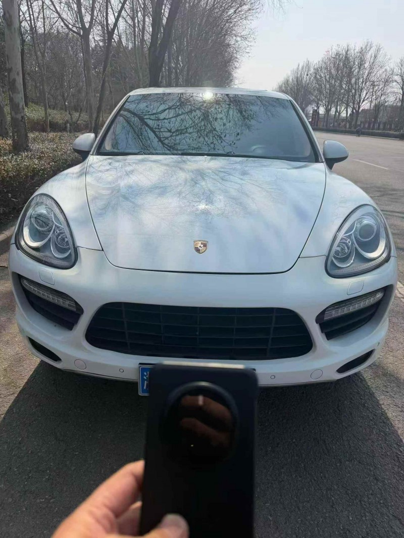 温州12年保时捷卡宴1