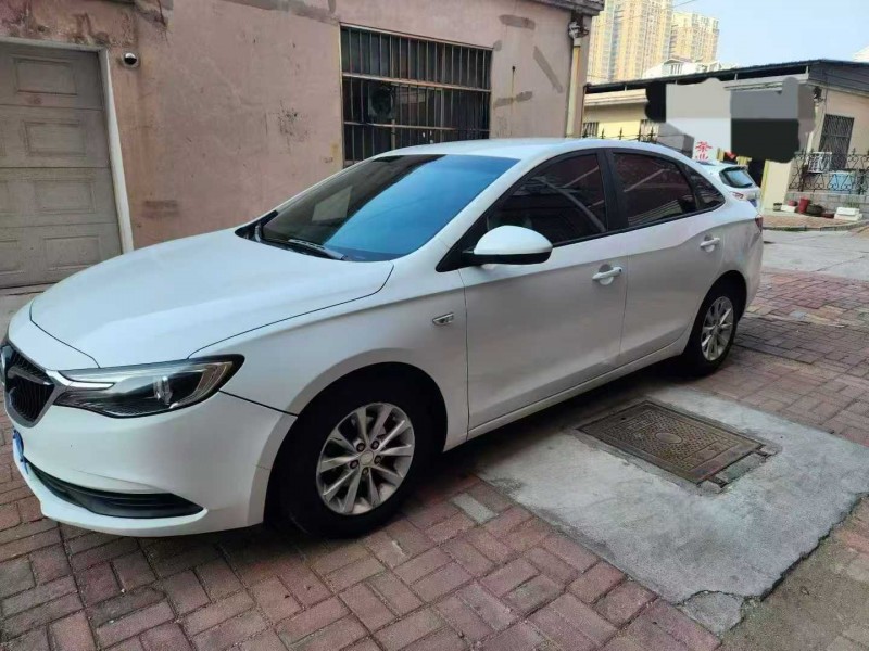 青岛18年别克英朗4