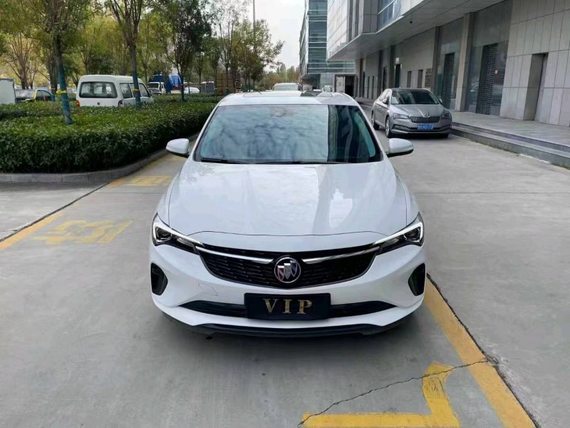 济宁24年别克威朗1