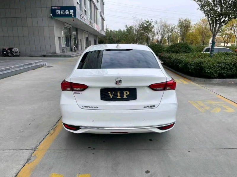 济宁24年别克威朗6