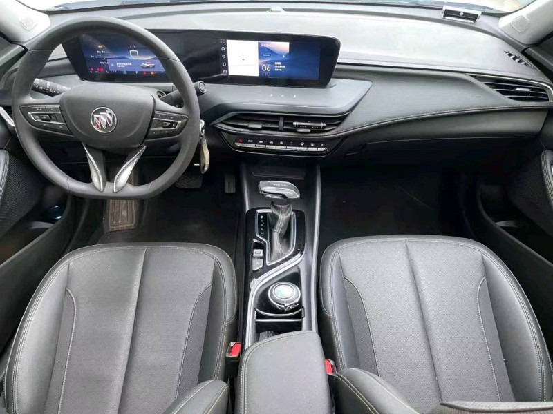 济宁24年别克威朗7