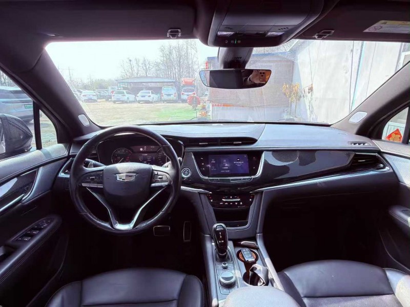 青岛20年凯迪拉克XT66