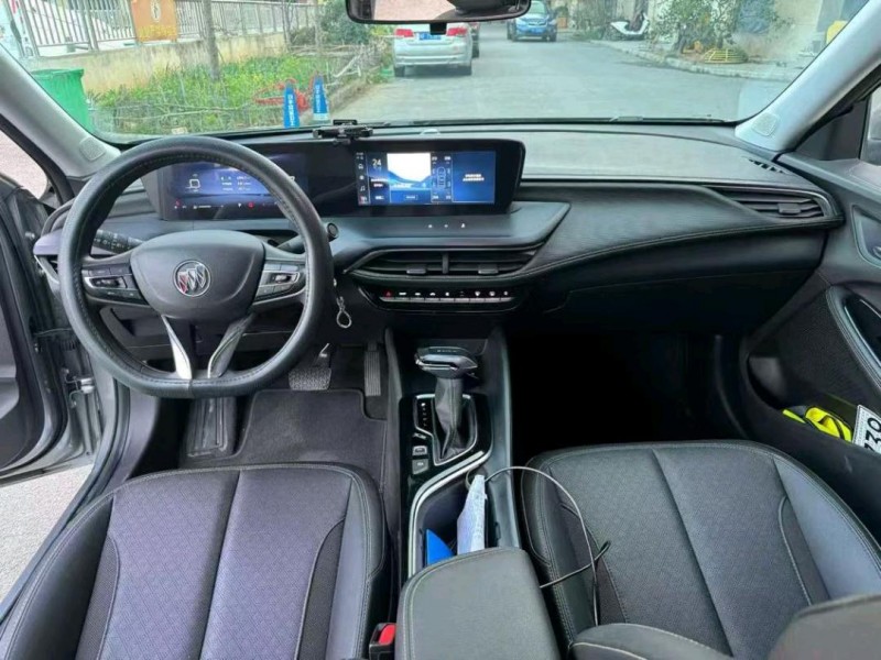 襄阳23年别克威朗4