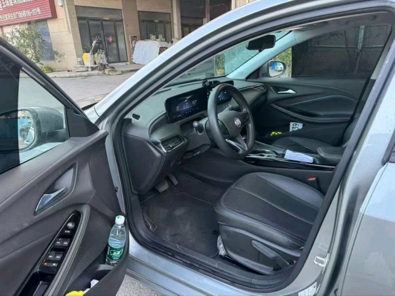 襄阳23年别克威朗6