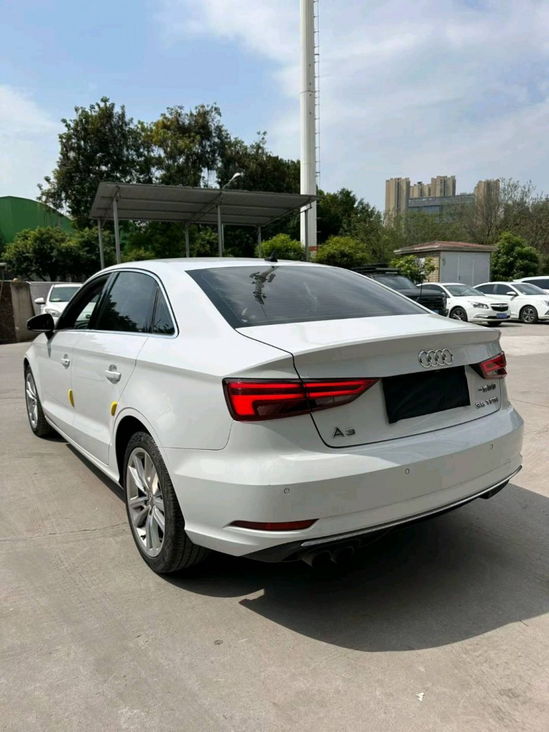 重庆19年奥迪A34