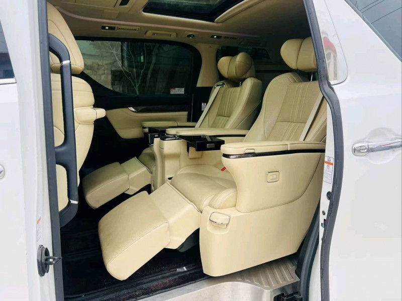 烟台21年丰田威尔法3