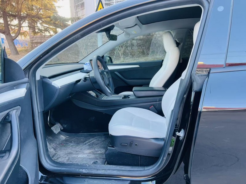 烟台22年特斯拉MODEL Y3