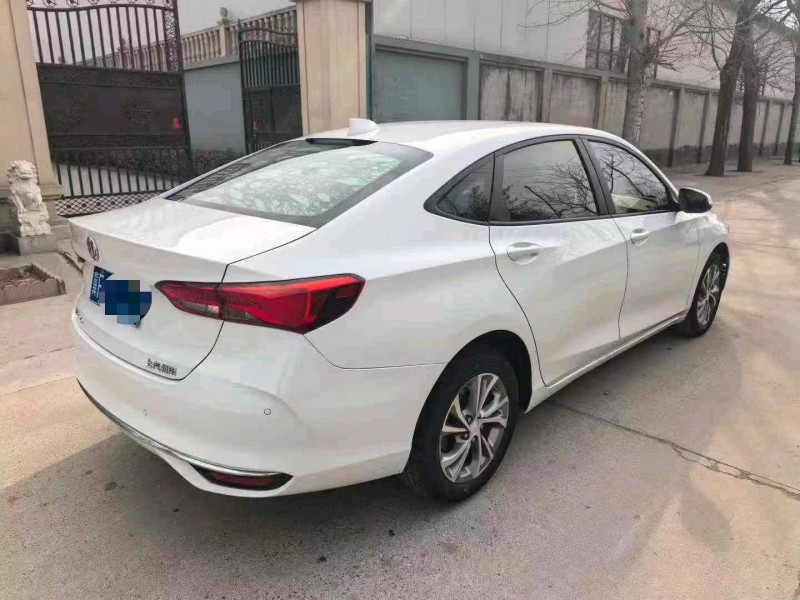 保定22年别克威朗4