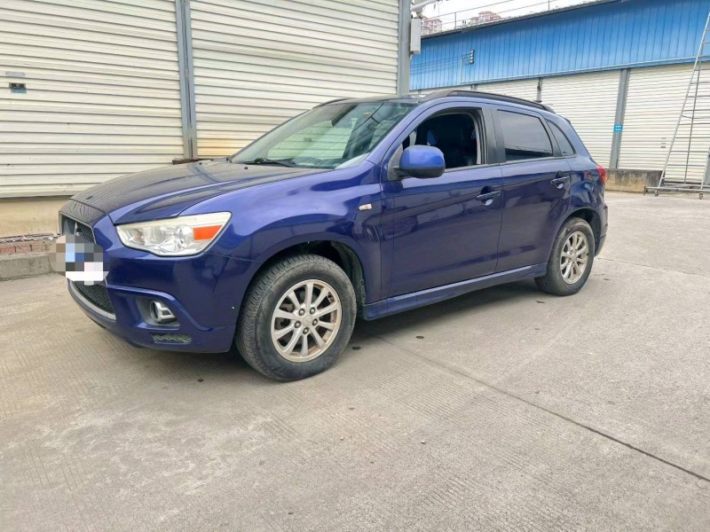 百色11年三菱劲炫2