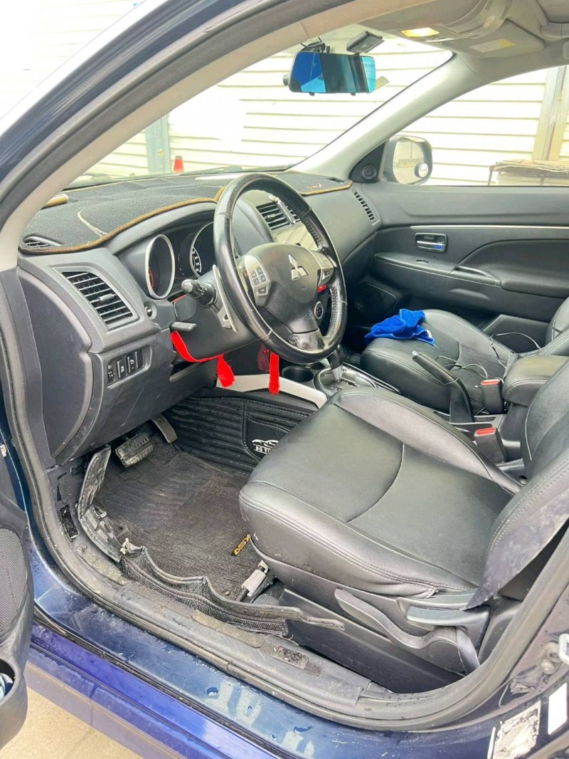 百色11年三菱劲炫3