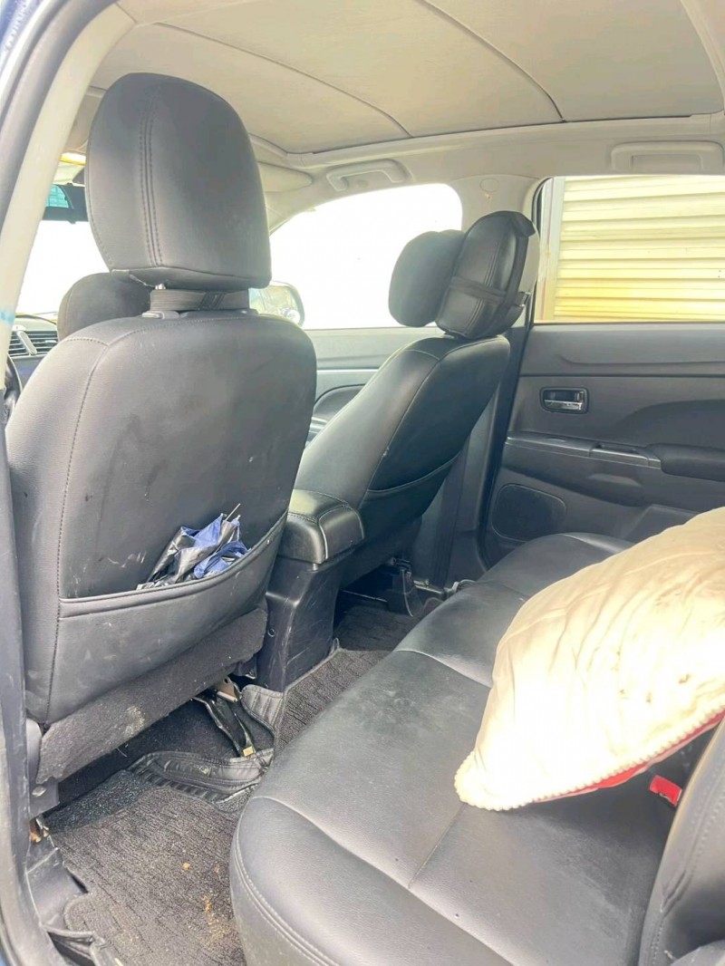 百色11年三菱劲炫4