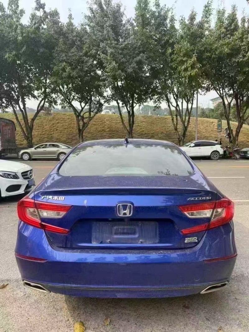 重庆20年本田雅阁3