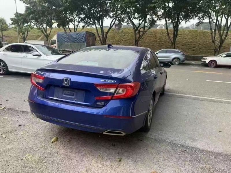 重庆20年本田雅阁5