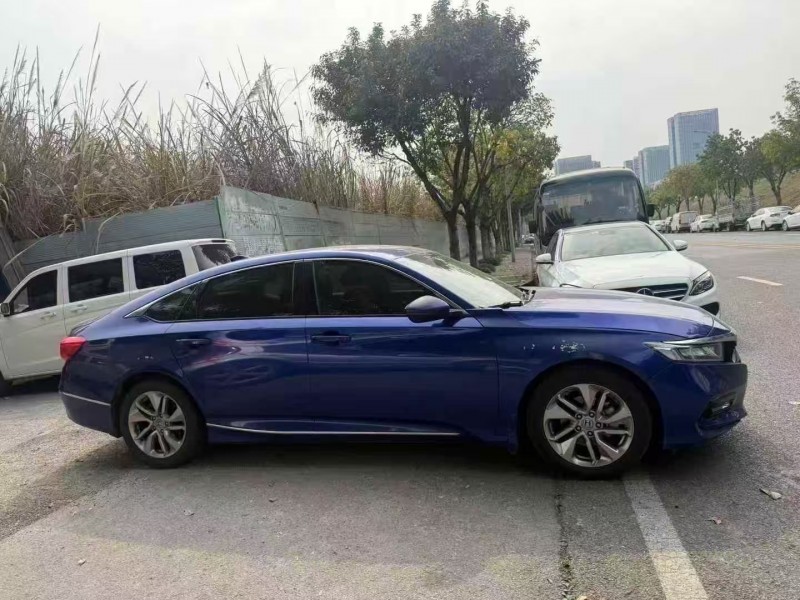 重庆20年本田雅阁6