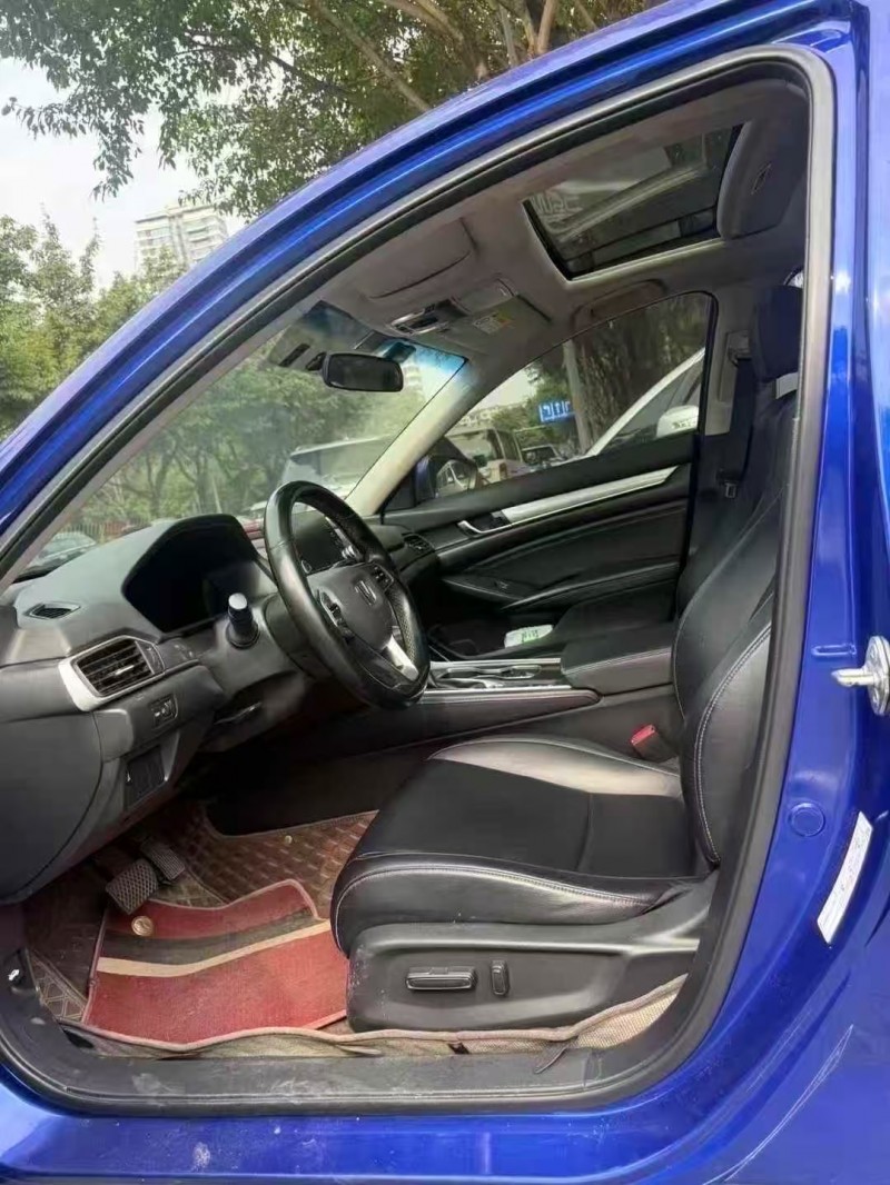 重庆20年本田雅阁7