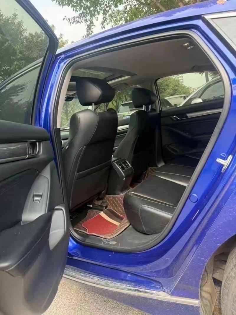 重庆20年本田雅阁9