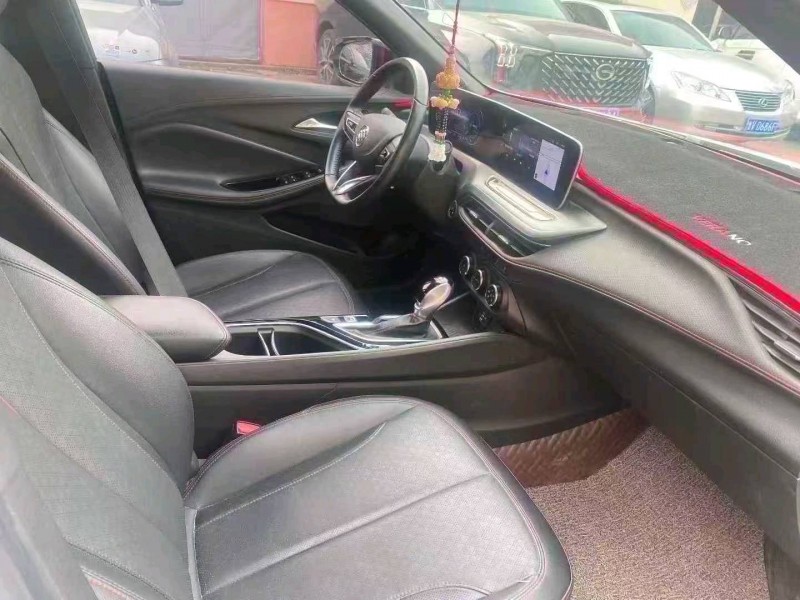 潍坊22年别克威朗9