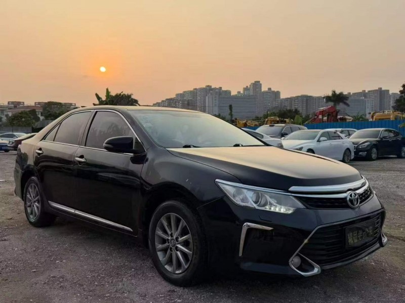 广州17年丰田凯美瑞3