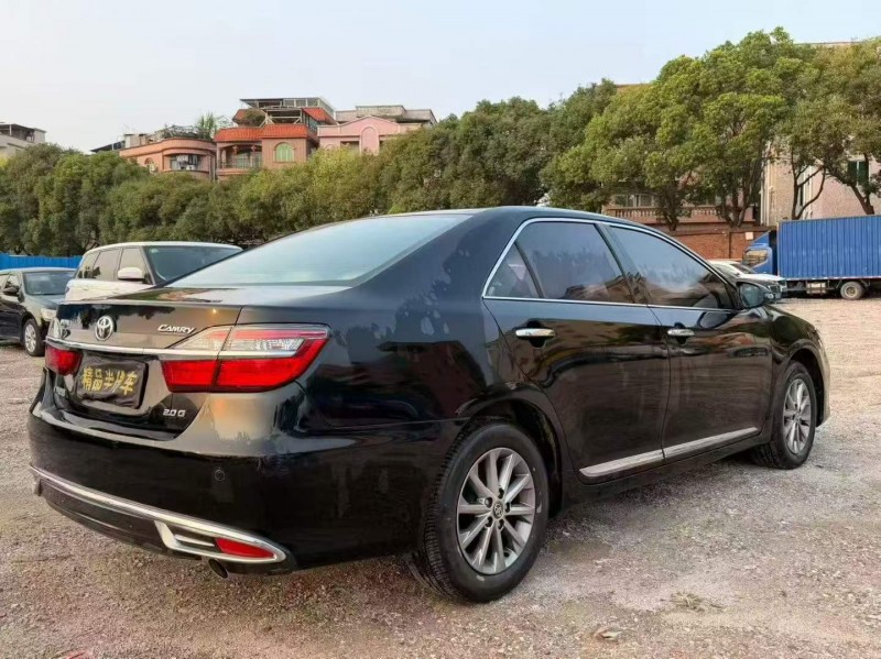 广州17年丰田凯美瑞8