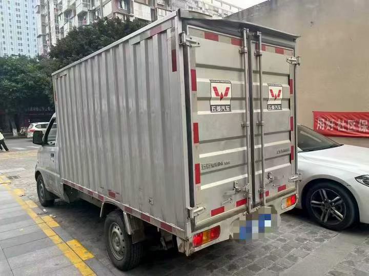 成都24年五菱汽车荣光5