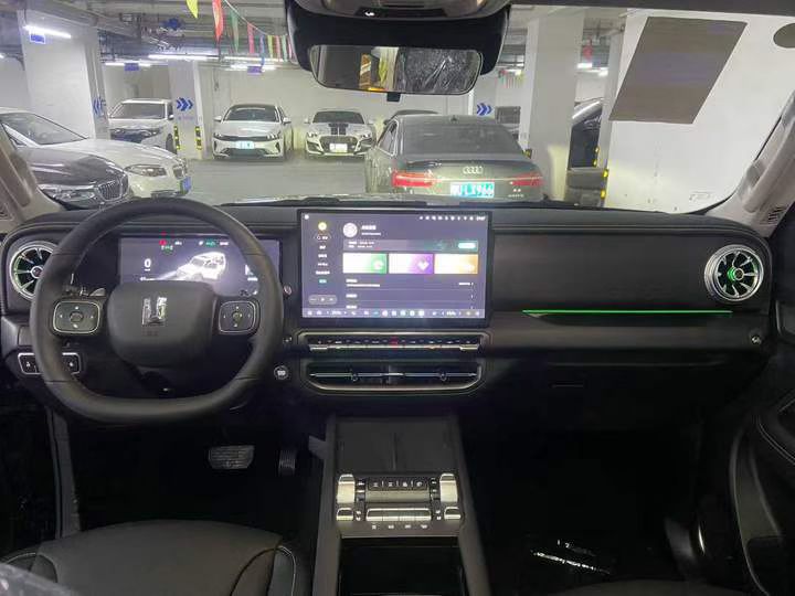 成都26年长城汽车坦克6