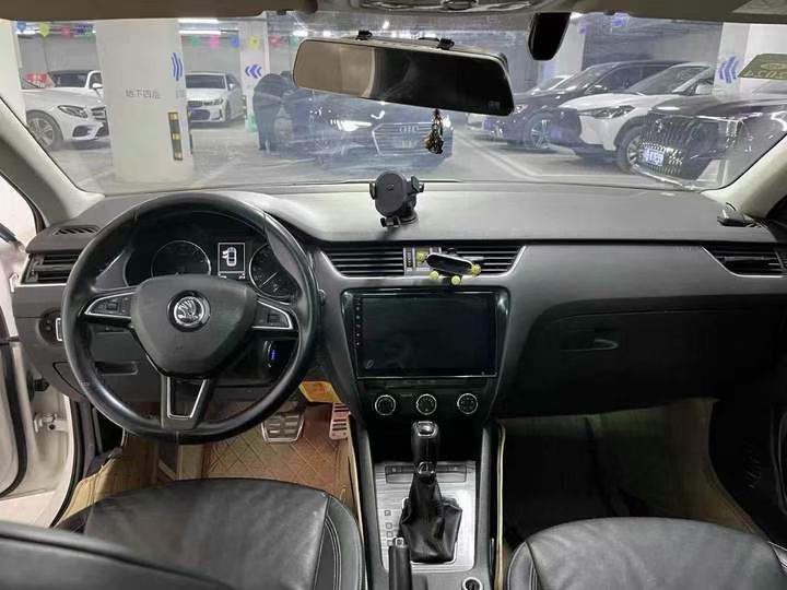 成都16年斯柯达明锐6