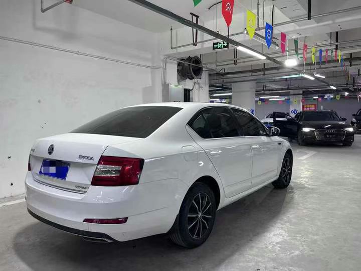 成都16年斯柯达明锐8