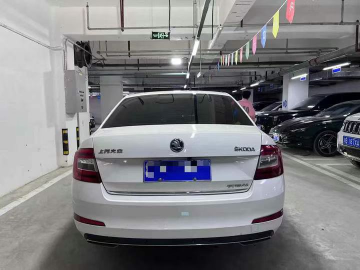 成都16年斯柯达明锐9