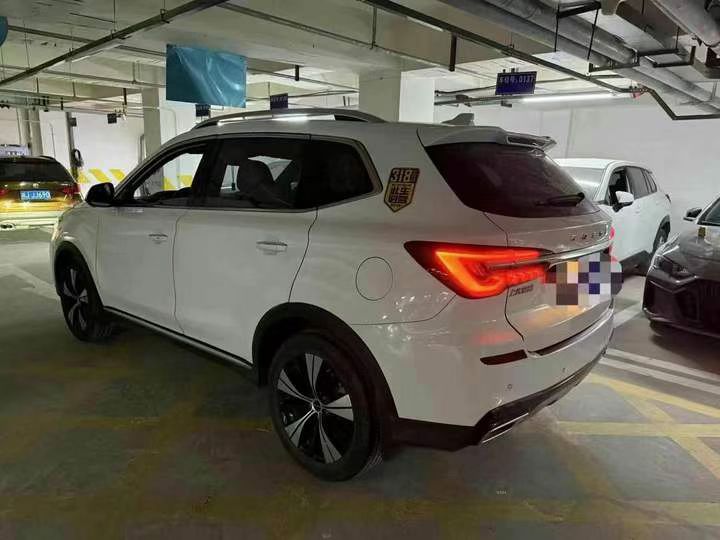 成都21年荣威RX57