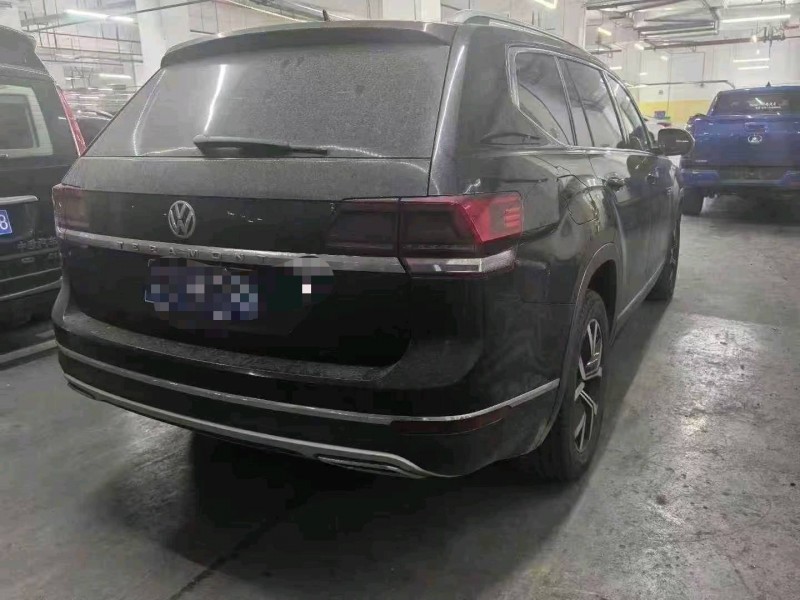 重慶18年大眾途昂5